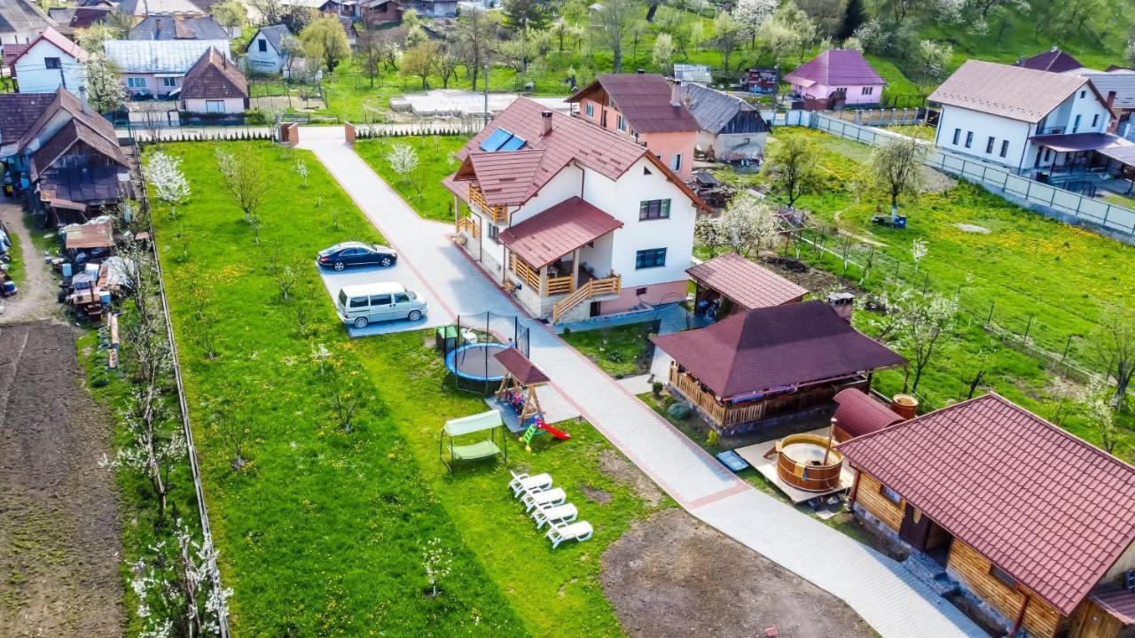 Casa Nely Hotel Sighetu Marmatiei Ngoại thất bức ảnh